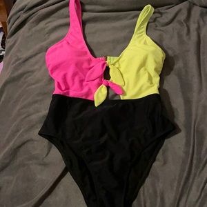 One piece swim suit